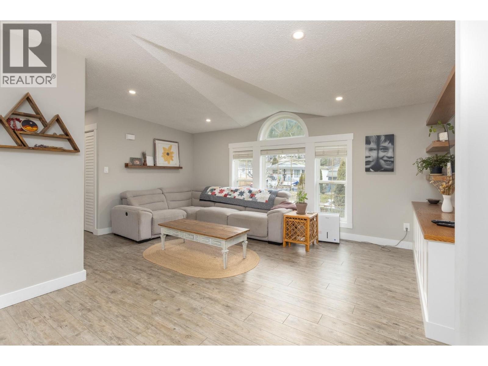 7220 47 Street NE, Salmon Arm