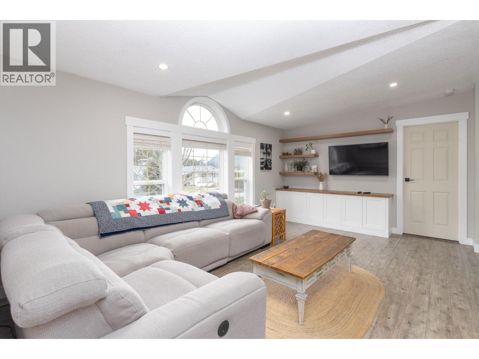 7220 47 Street NE, Salmon Arm