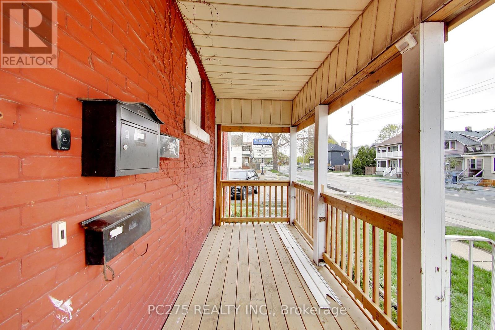 185 BROCK STREET N - 3