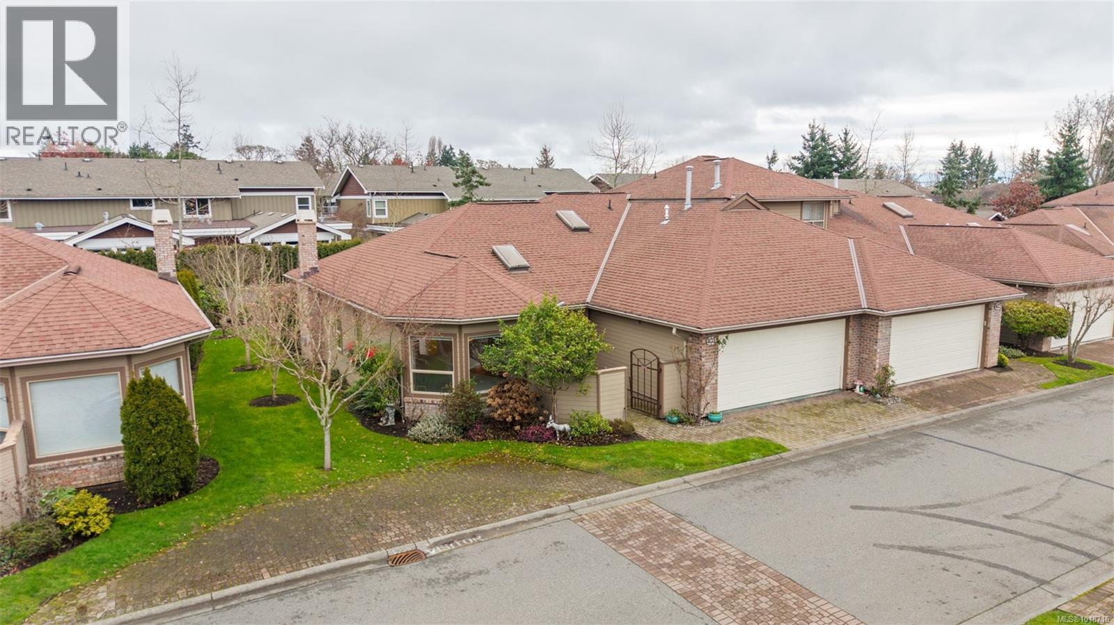 403 4515 Pipeline Road, Saanich