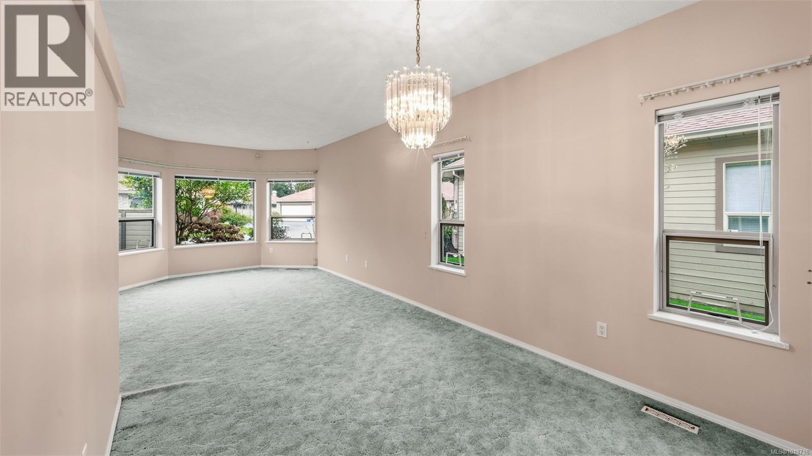 403 4515 Pipeline Road, Saanich