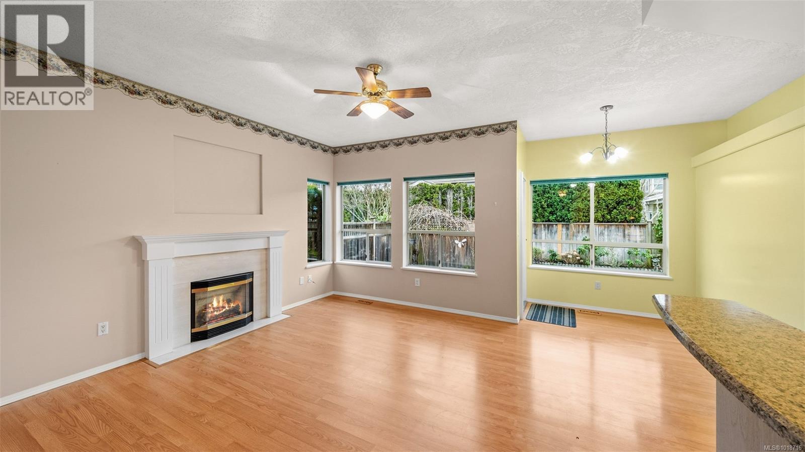 403 4515 Pipeline Road, Saanich