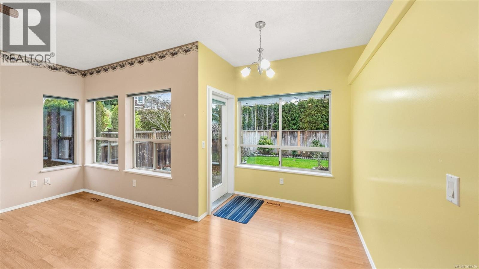 403 4515 Pipeline Road, Saanich