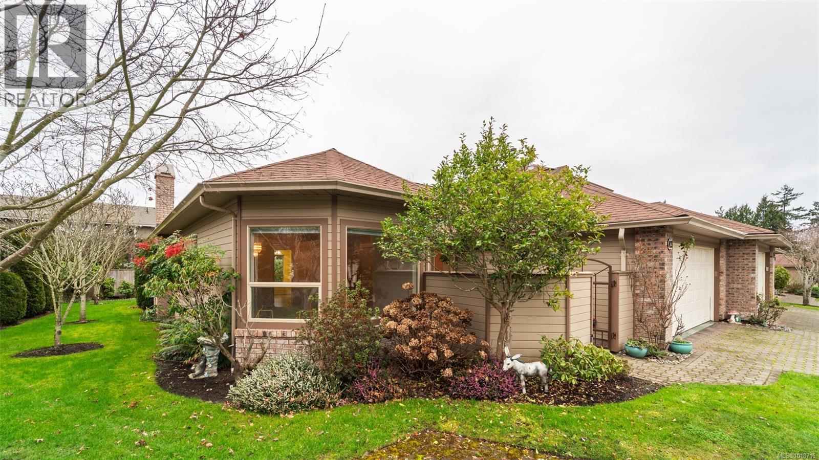 403 4515 Pipeline Road, Saanich