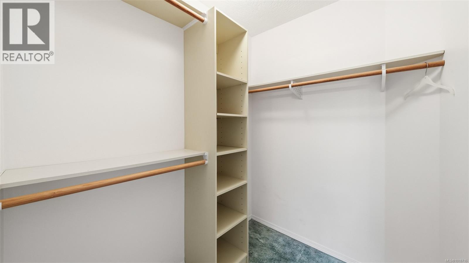 403 4515 Pipeline Road, Saanich