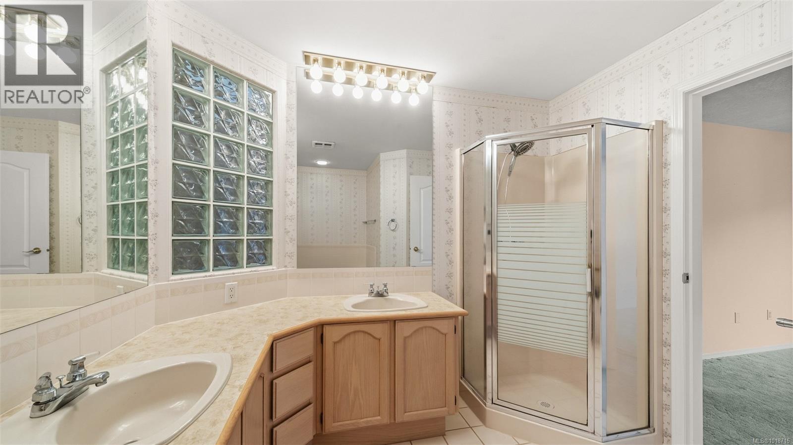 403 4515 Pipeline Road, Saanich