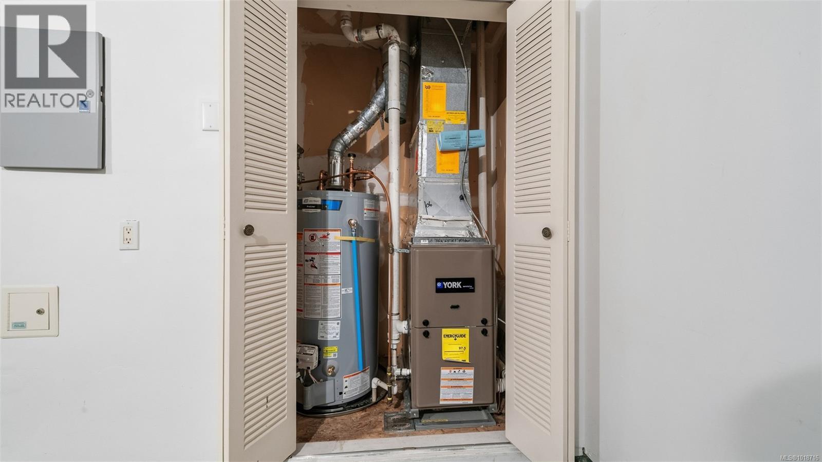 403 4515 Pipeline Road, Saanich