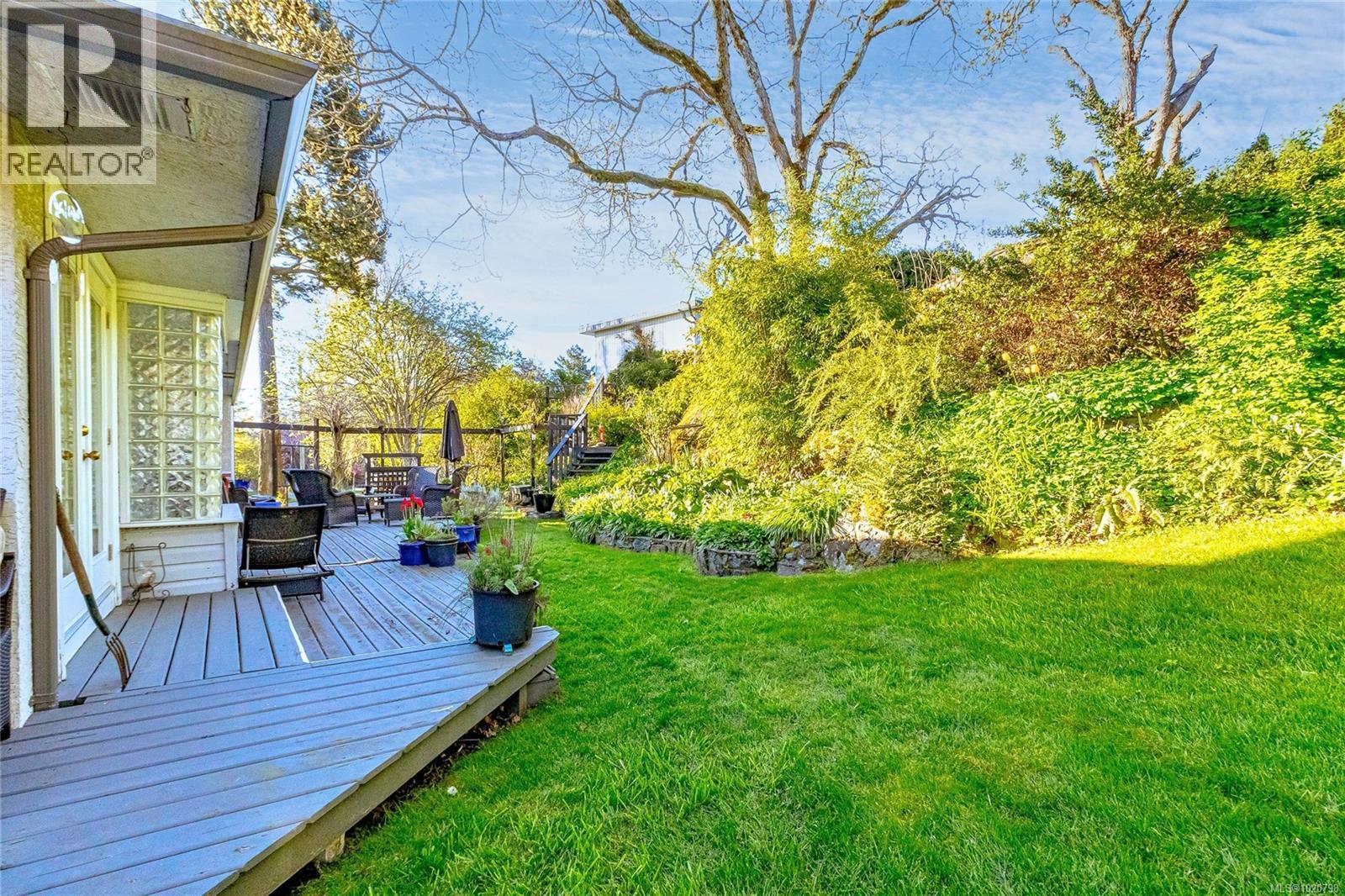  886 Cunningham Road, Esquimalt