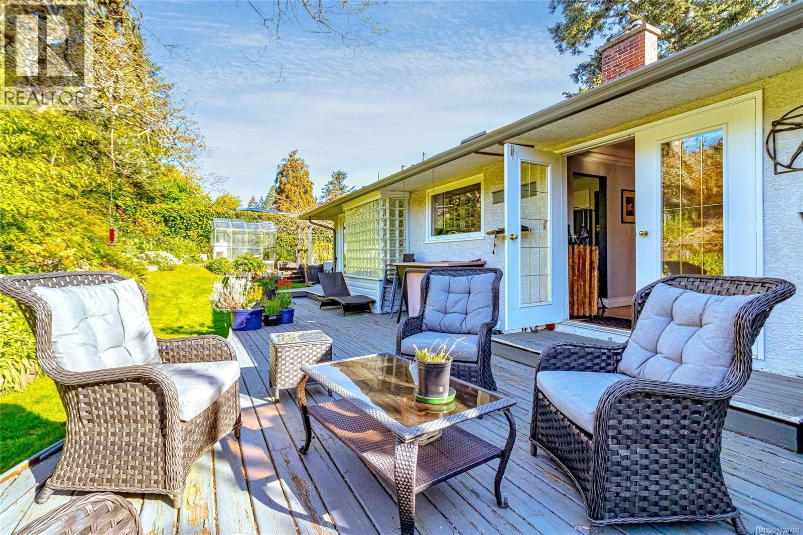  886 Cunningham Road, Esquimalt