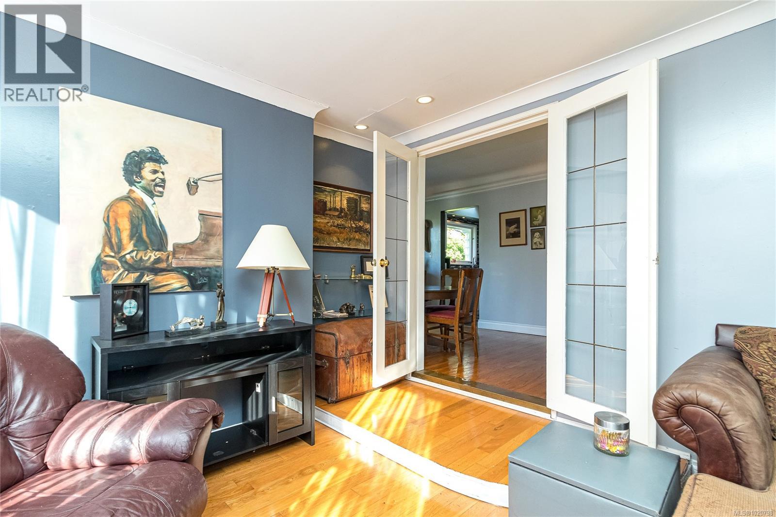  886 Cunningham Road, Esquimalt