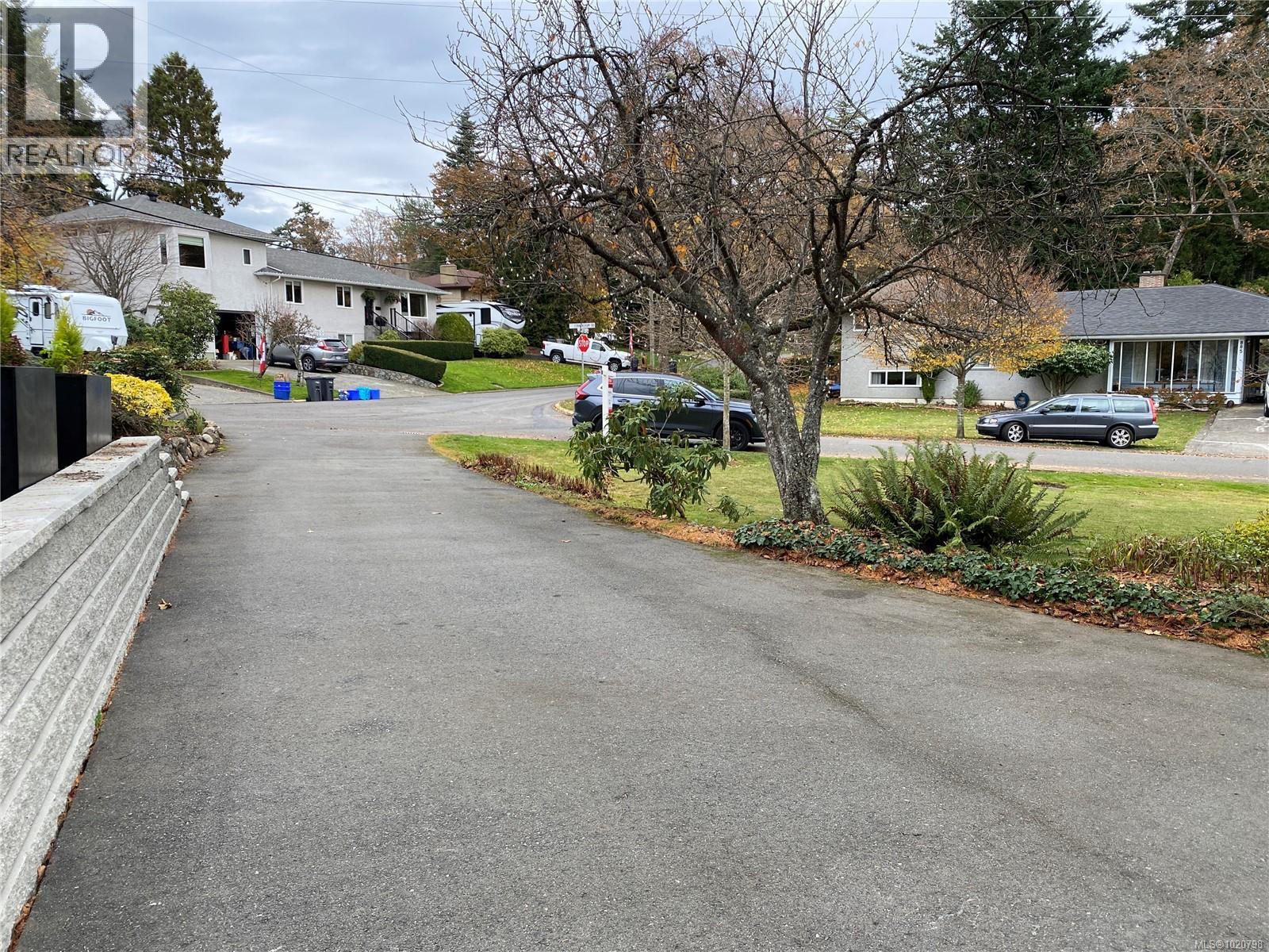  886 Cunningham Road, Esquimalt