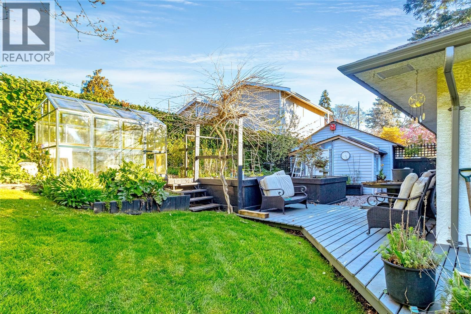  886 Cunningham Road, Esquimalt