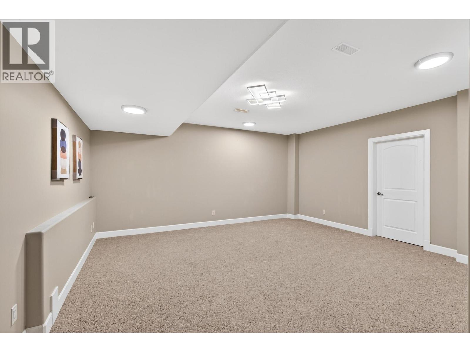  748 Traditions Crescent, Kelowna