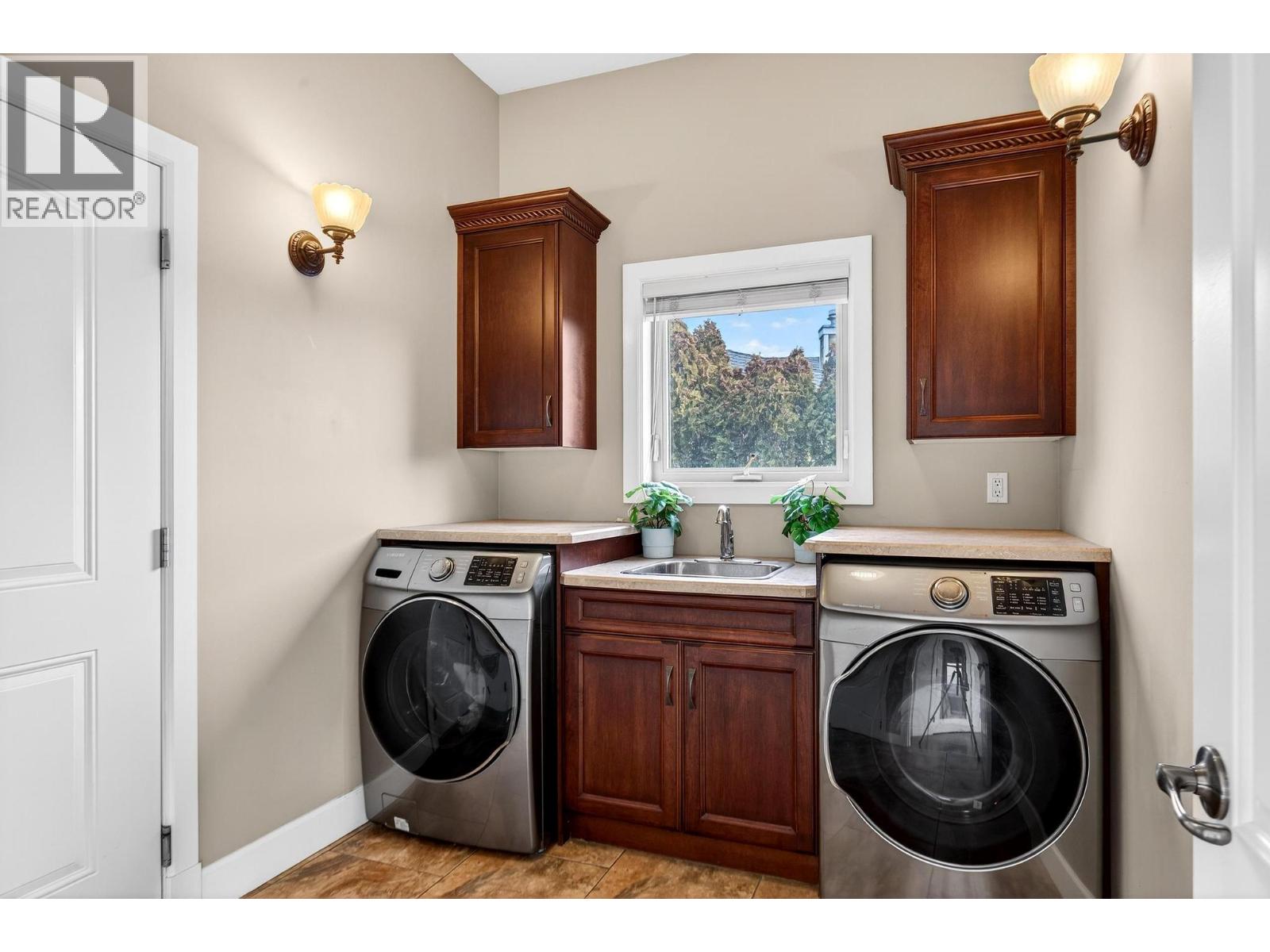  748 Traditions Crescent, Kelowna