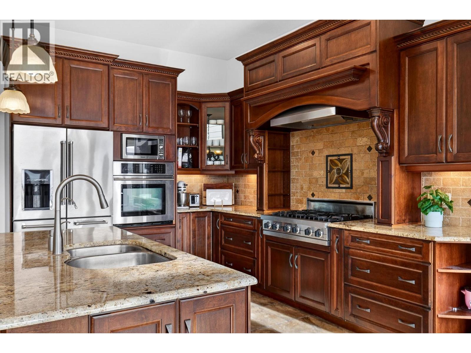  748 Traditions Crescent, Kelowna