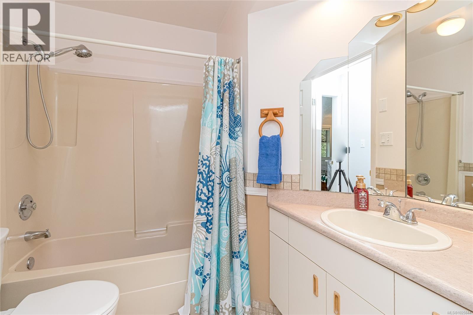 3060 Keparo Rd, Mill Bay