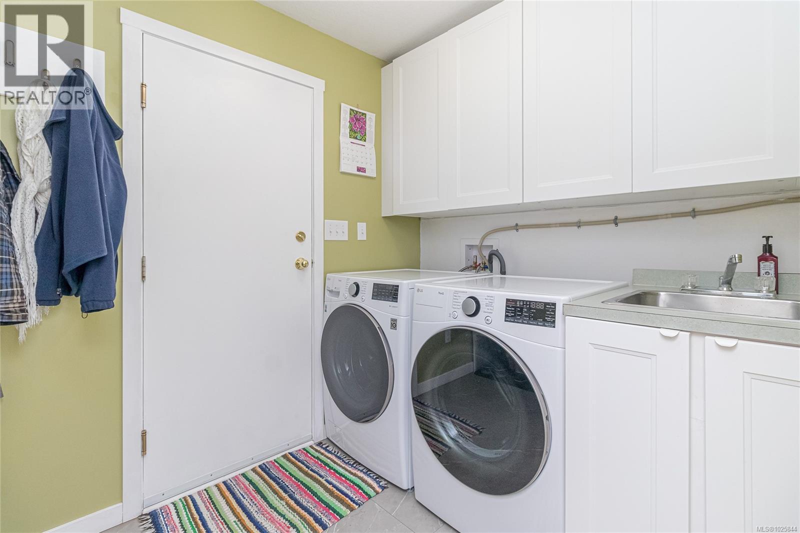 3060 Keparo Rd, Mill Bay