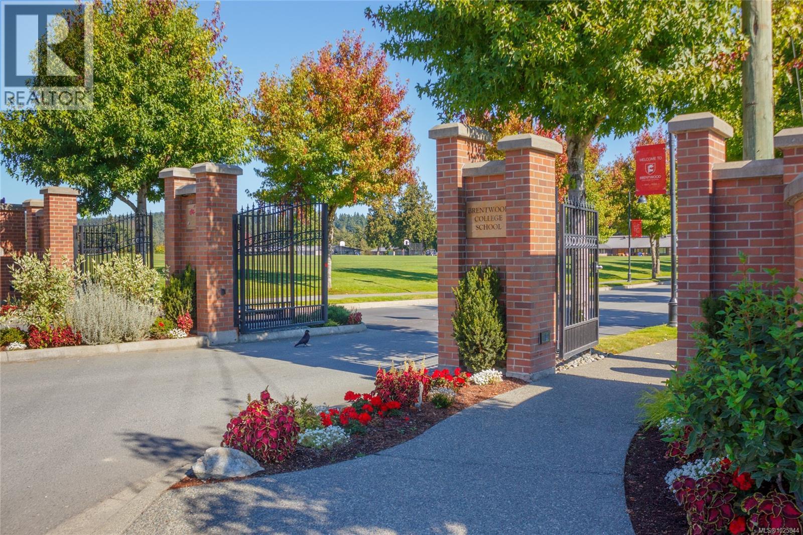 3060 Keparo Rd, Mill Bay