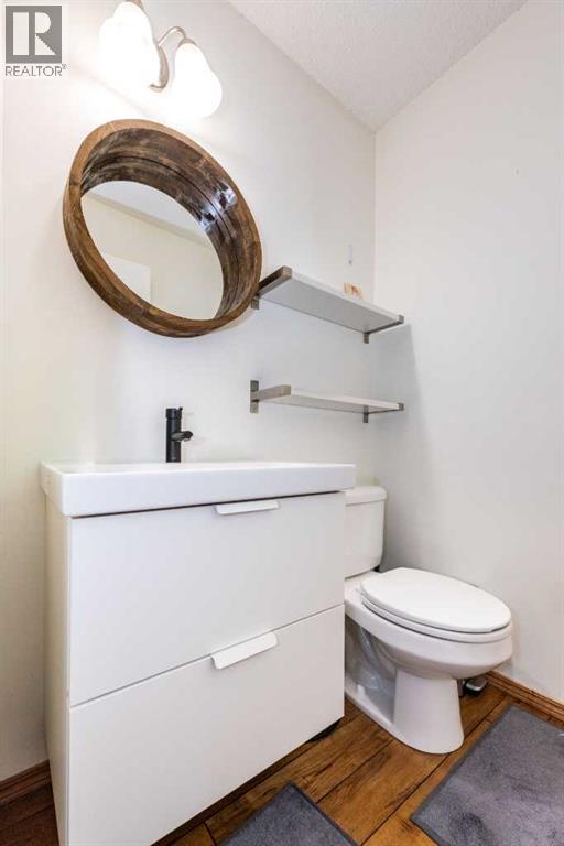 Single Family House for Sale in  Tuscany Springs Hill NW Tuscany Calgary 