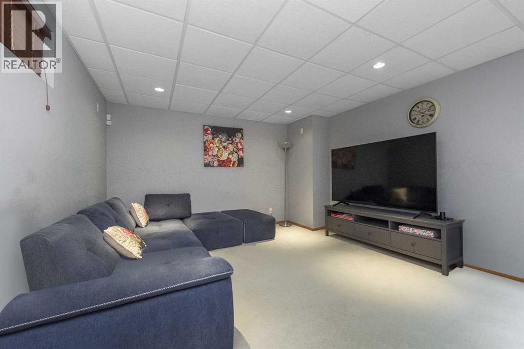 Single Family House for Sale in  Tuscany Springs Hill NW Tuscany Calgary 