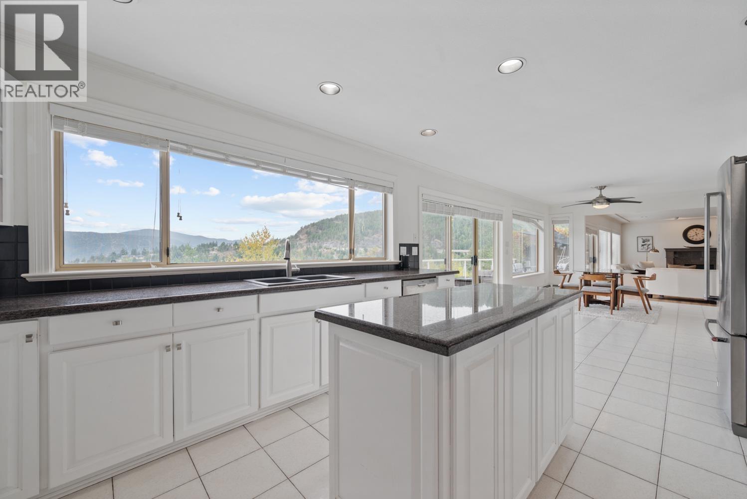 5532 WESTHAVEN ROAD, West Vancouver