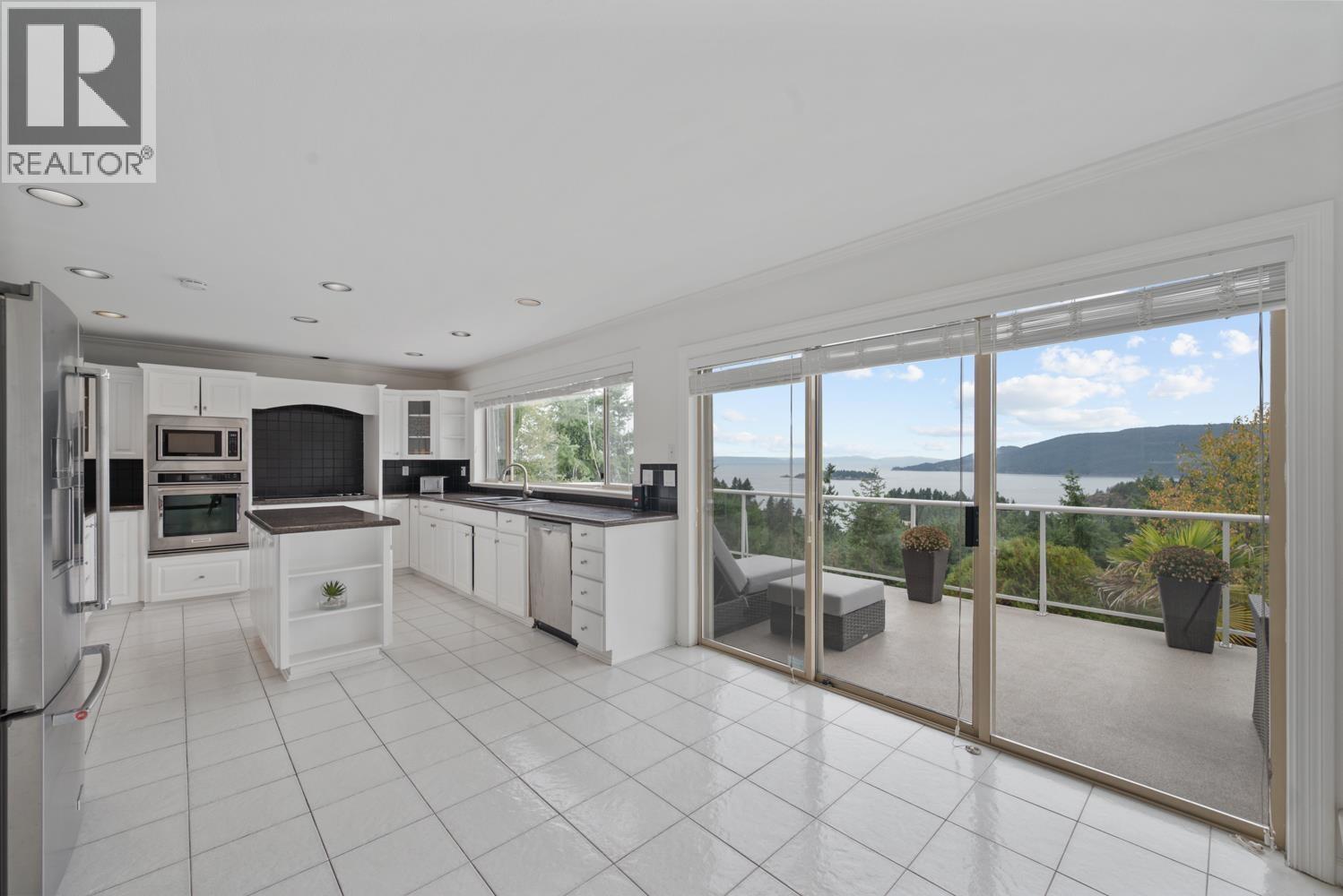 5532 WESTHAVEN ROAD, West Vancouver