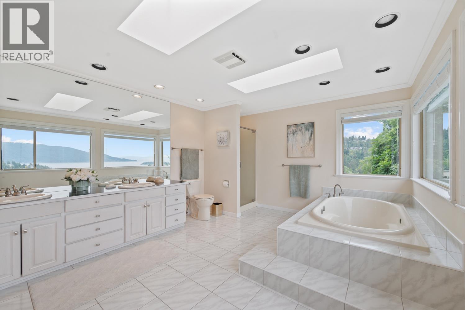 5532 WESTHAVEN ROAD, West Vancouver