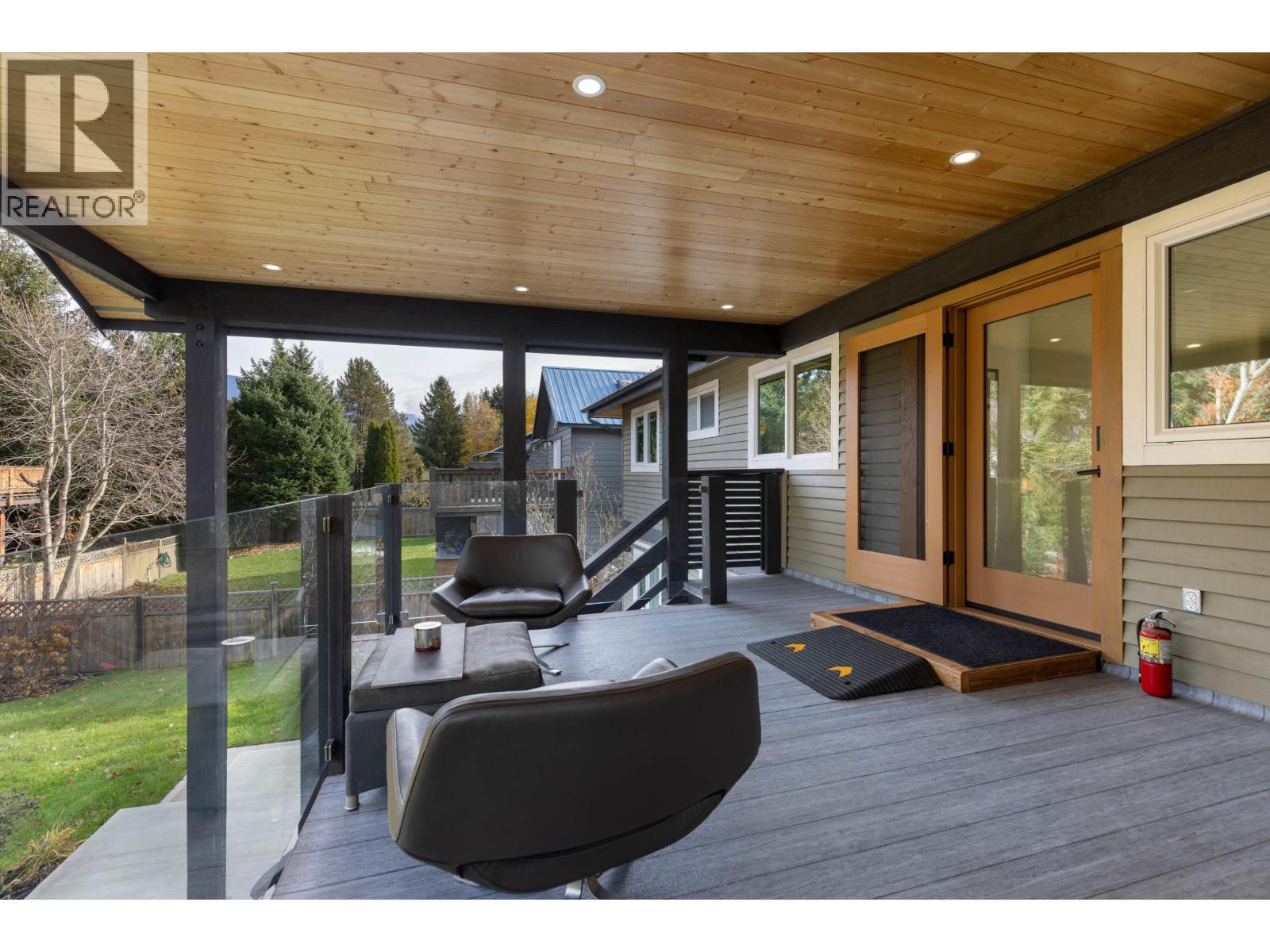 1469 OLIVE STREET, Pemberton