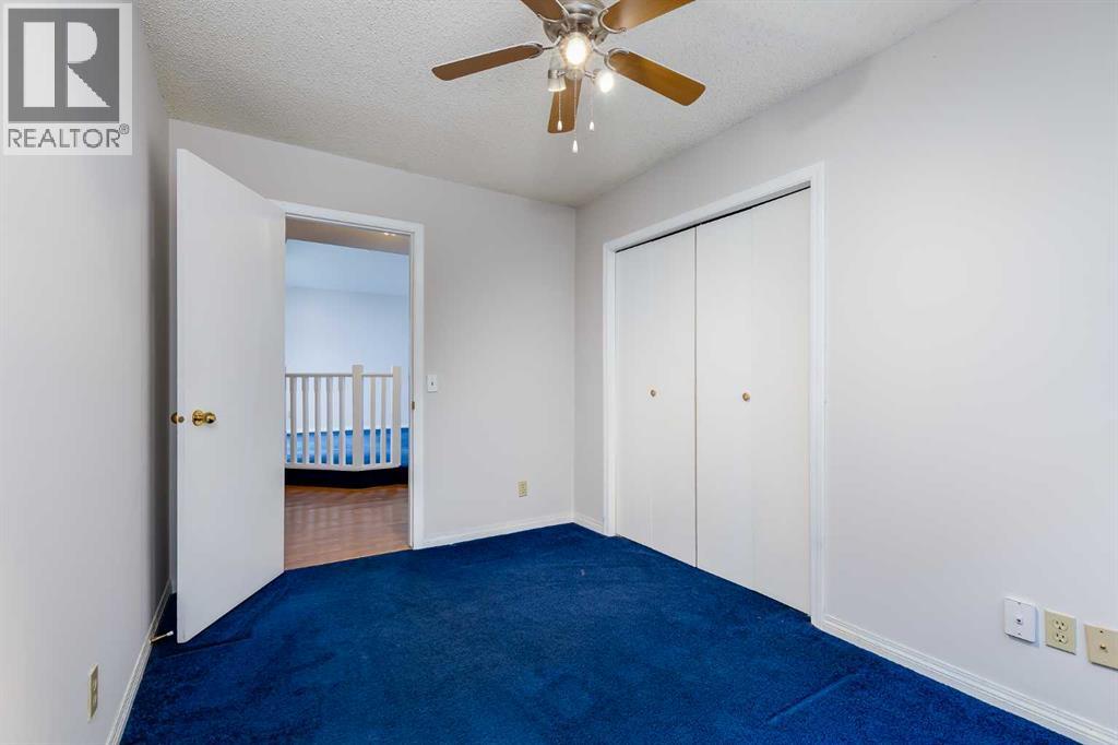 Single Family House for Sale in  Scenic Hill Close NW Scenic Acres Calgary 