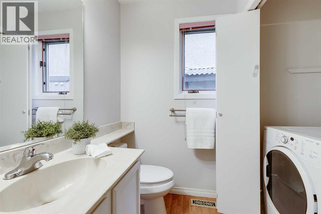 Single Family House for Sale in  Scenic Hill Close NW Scenic Acres Calgary 