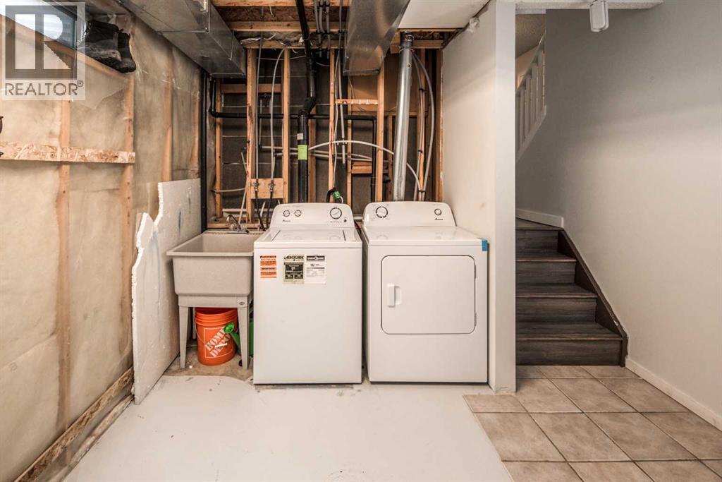 Single Family House 4 Level for Sale in  Harvest Rose Circle NE Harvest Hills Calgary 