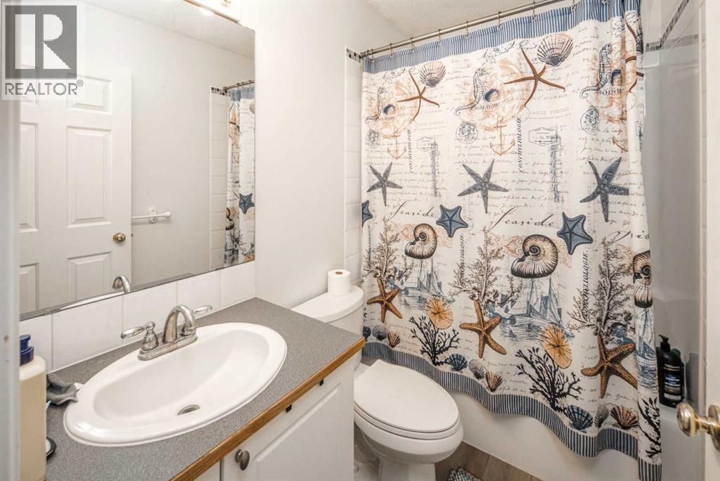 Single Family House 4 Level for Sale in  Harvest Rose Circle NE Harvest Hills Calgary 