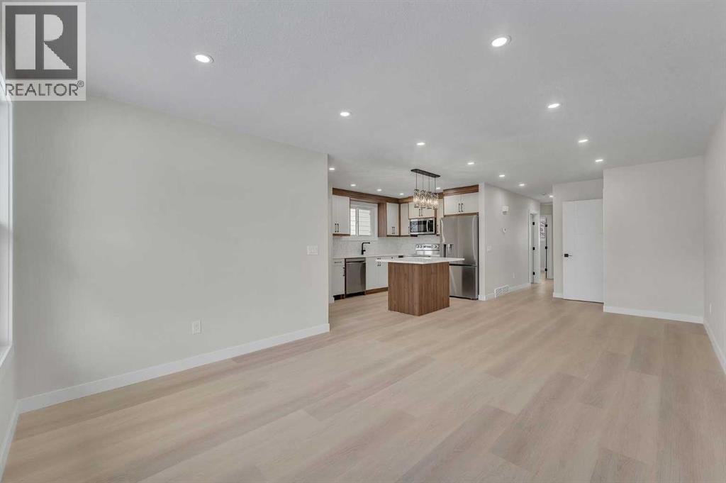 Single Family House Bi-level for Sale in  Centre Street NE Beddington Heights Calgary 