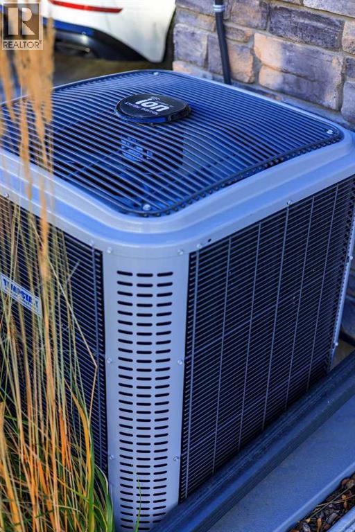 Single Family House for Sale in  LES JARDINS Park SE Douglasdale/Glen Calgary 