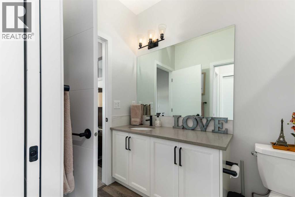 Single Family House for Sale in  LES JARDINS Park SE Douglasdale/Glen Calgary 