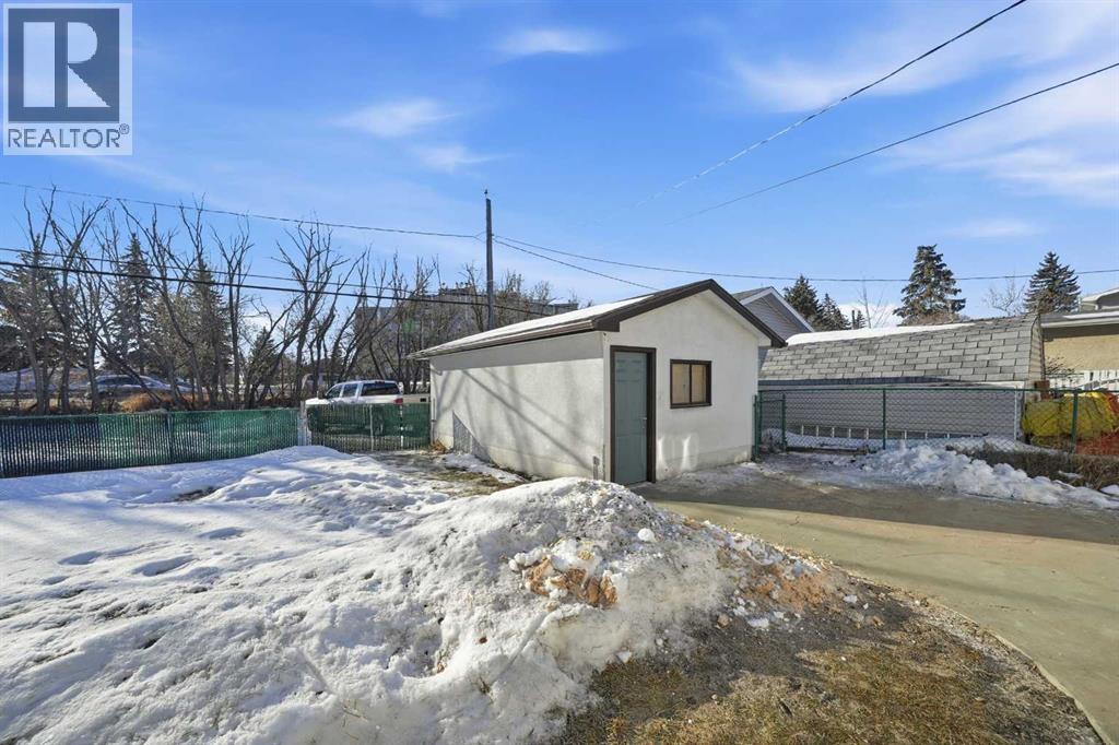 Single Family House 4 Level for Sale in   Street Mountview Red Deer 