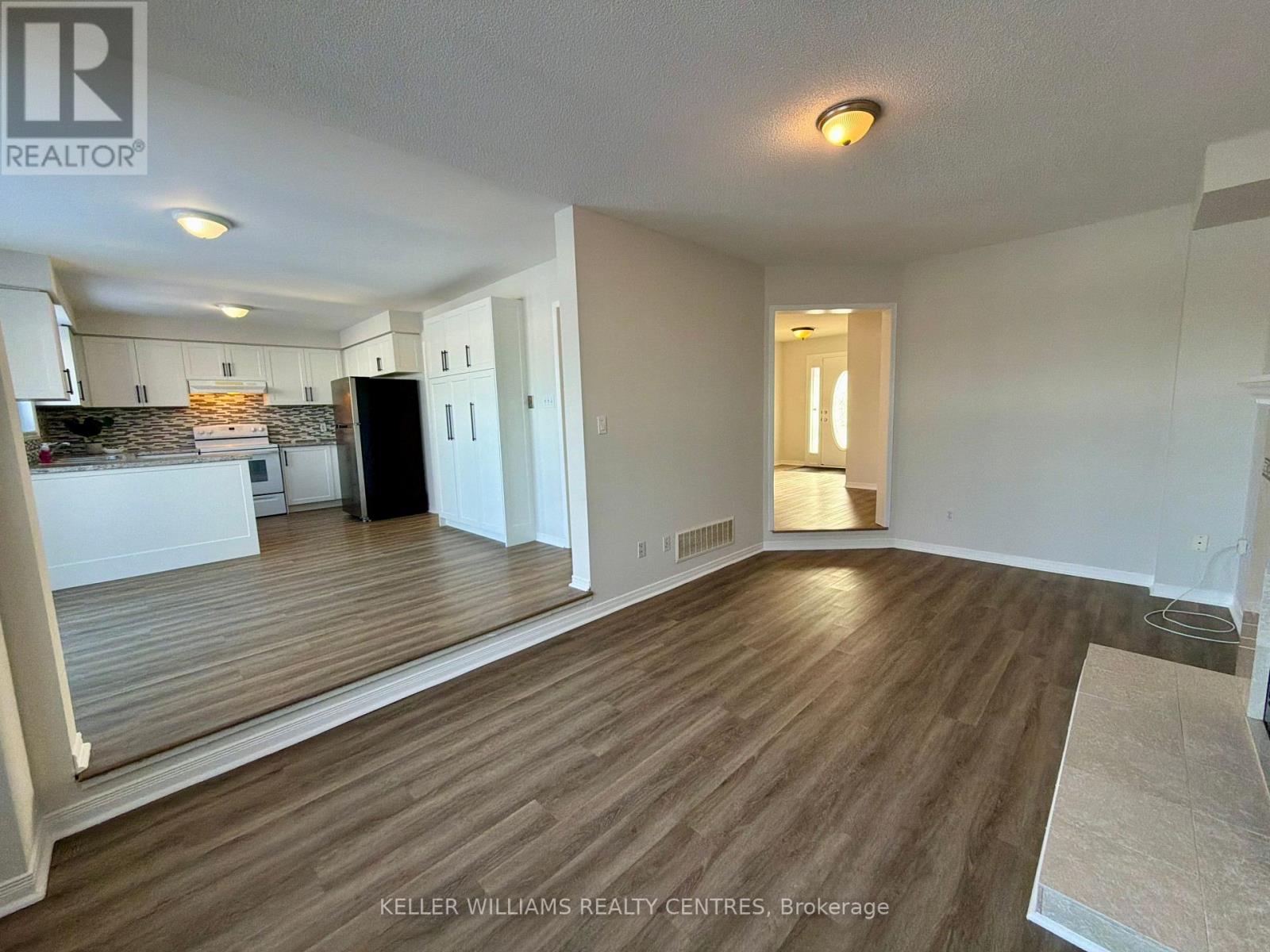 Single Family House for Sale in UPPER   LIVINGSTONE STREET W Barrie (Northwest) 