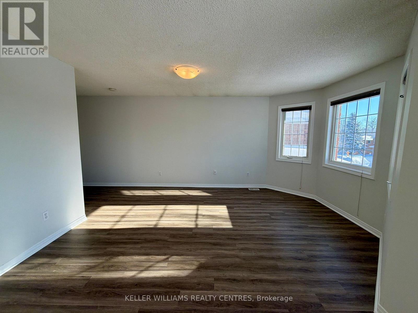 Single Family House for Sale in UPPER   LIVINGSTONE STREET W Barrie (Northwest) 