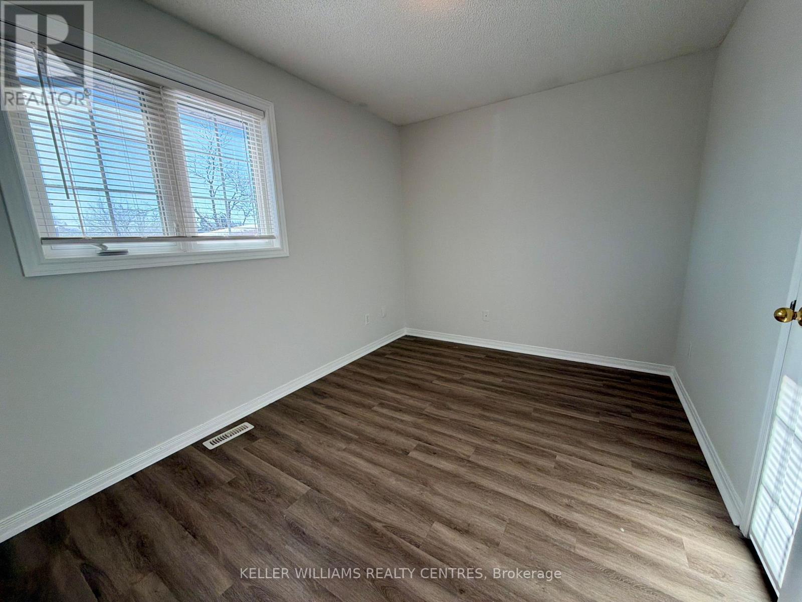 Single Family House for Sale in UPPER   LIVINGSTONE STREET W Barrie (Northwest) 