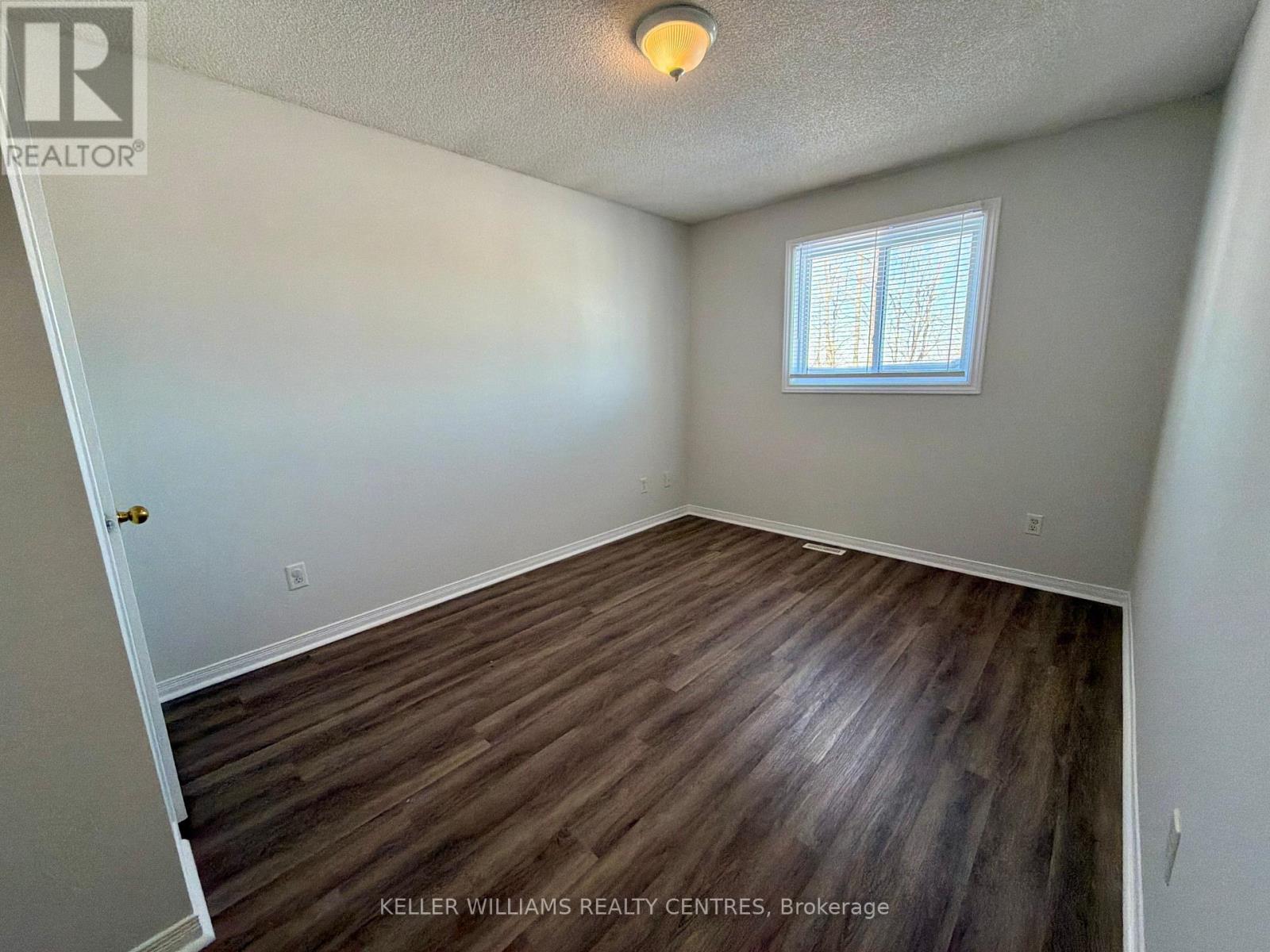 Single Family House for Sale in UPPER   LIVINGSTONE STREET W Barrie (Northwest) 