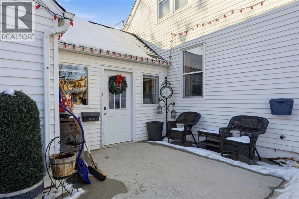 Single Family House for Sale in   Avenue Mountview Red Deer 