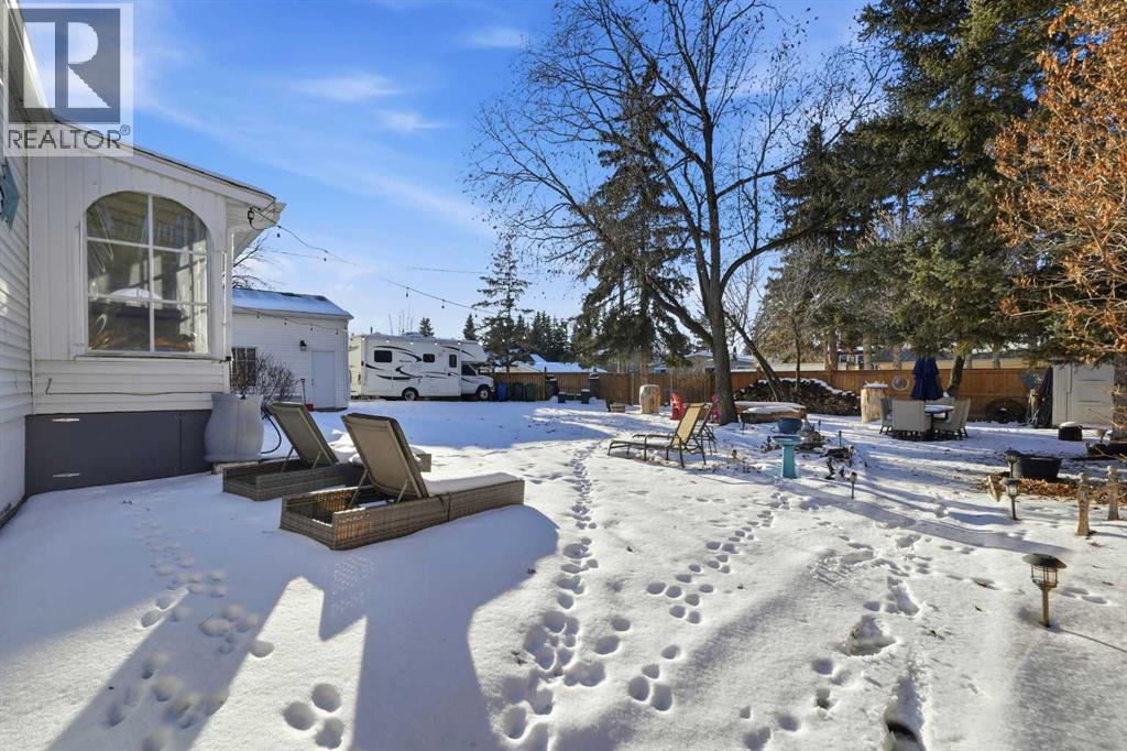 Single Family House for Sale in   Avenue Mountview Red Deer 