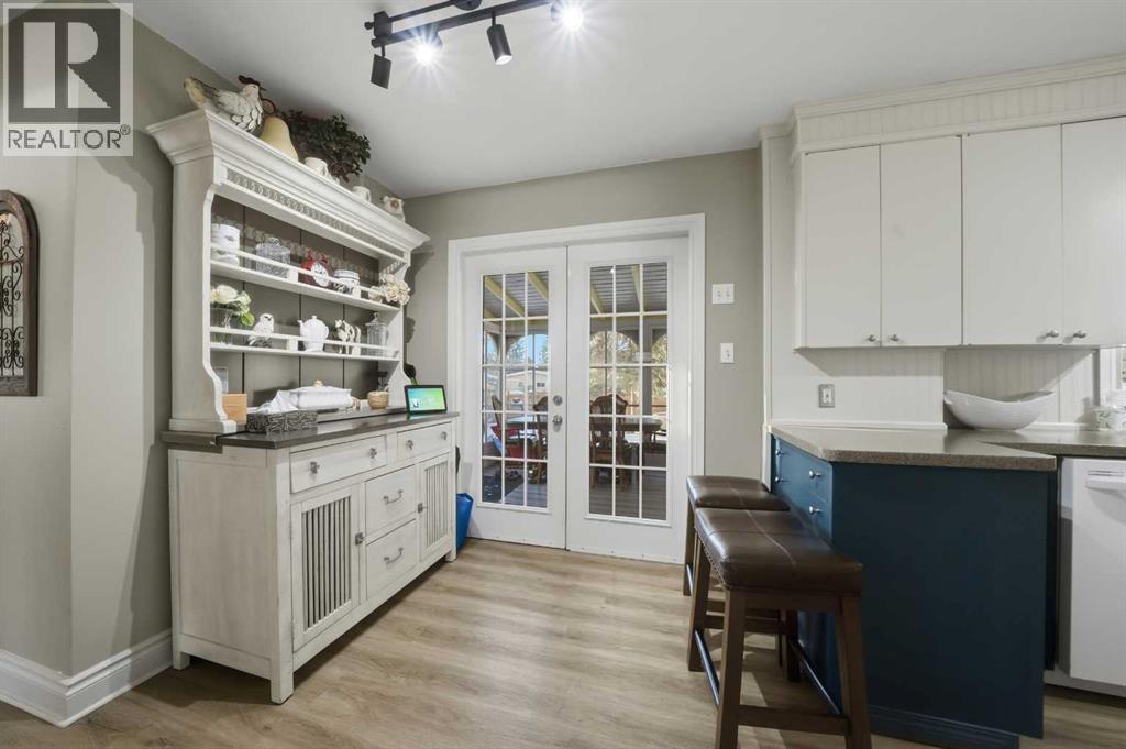 Single Family House for Sale in   Avenue Mountview Red Deer 