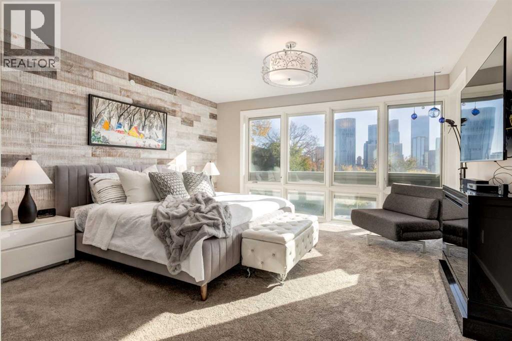 Single Family House for Sale in   Avenue NW Crescent Heights Calgary 