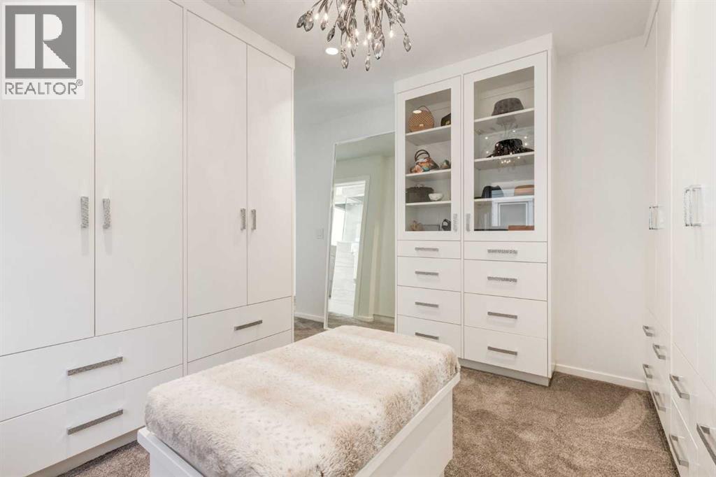 Single Family House for Sale in   Avenue NW Crescent Heights Calgary 