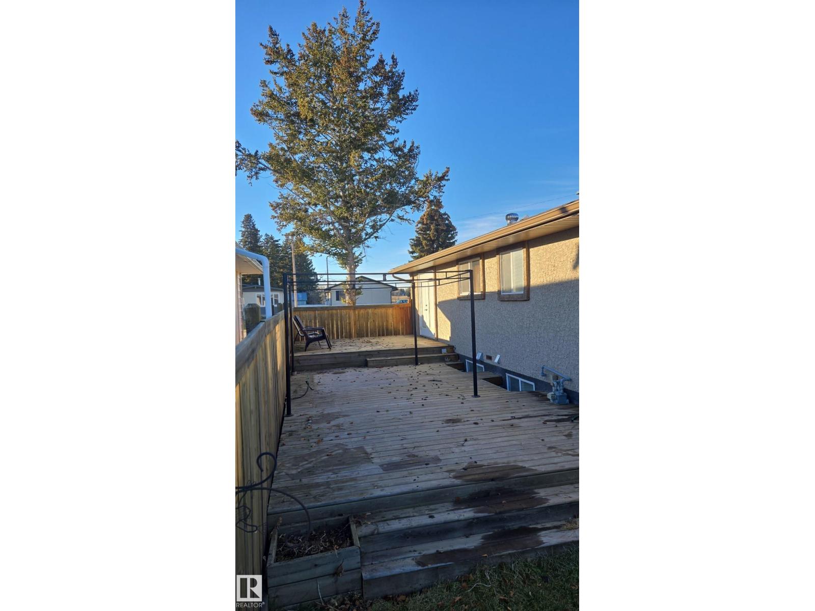 5509 56 ST - Photo 4 of 24, Barrhead, Alberta