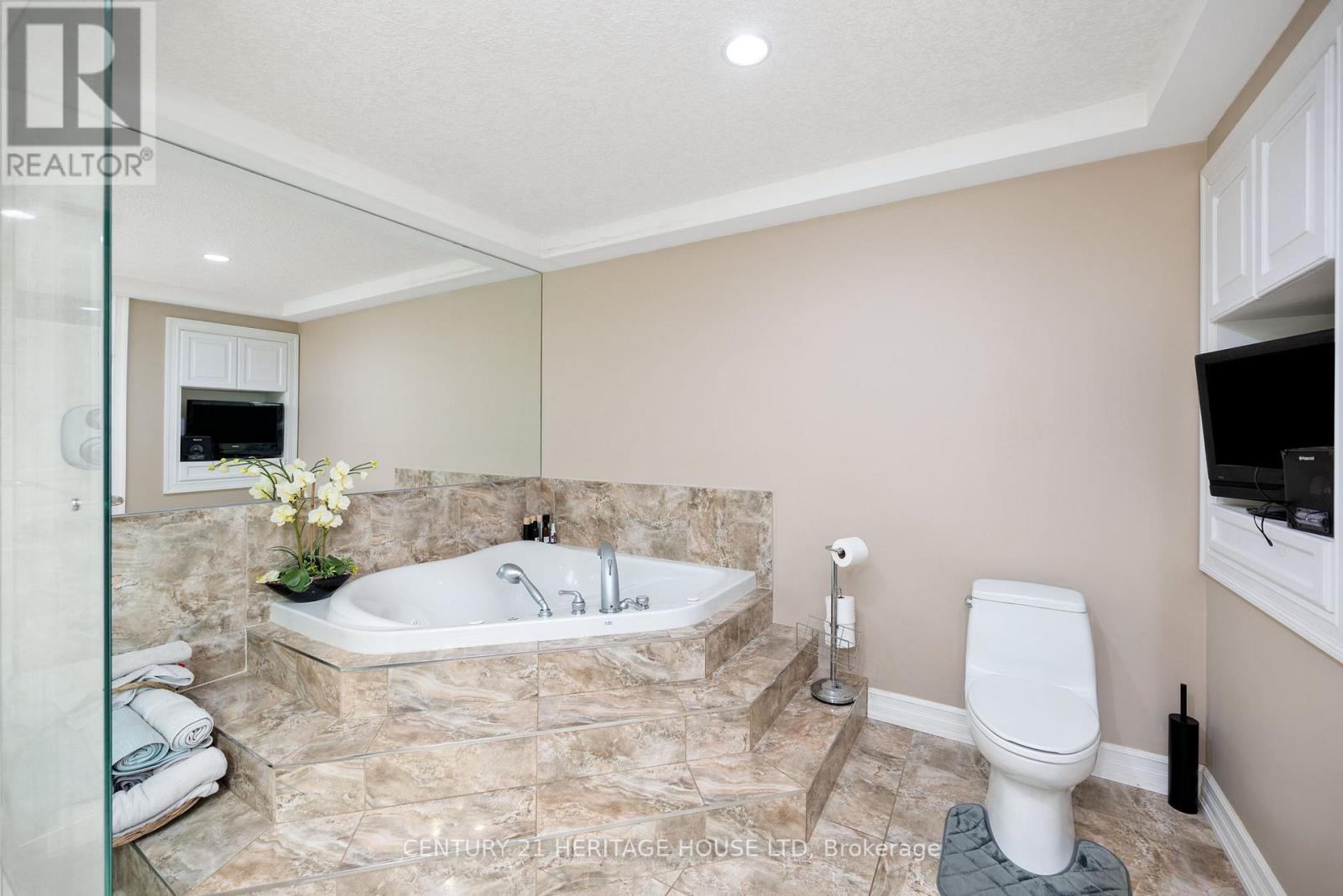 7 EDWIN DRIVE Property Photo