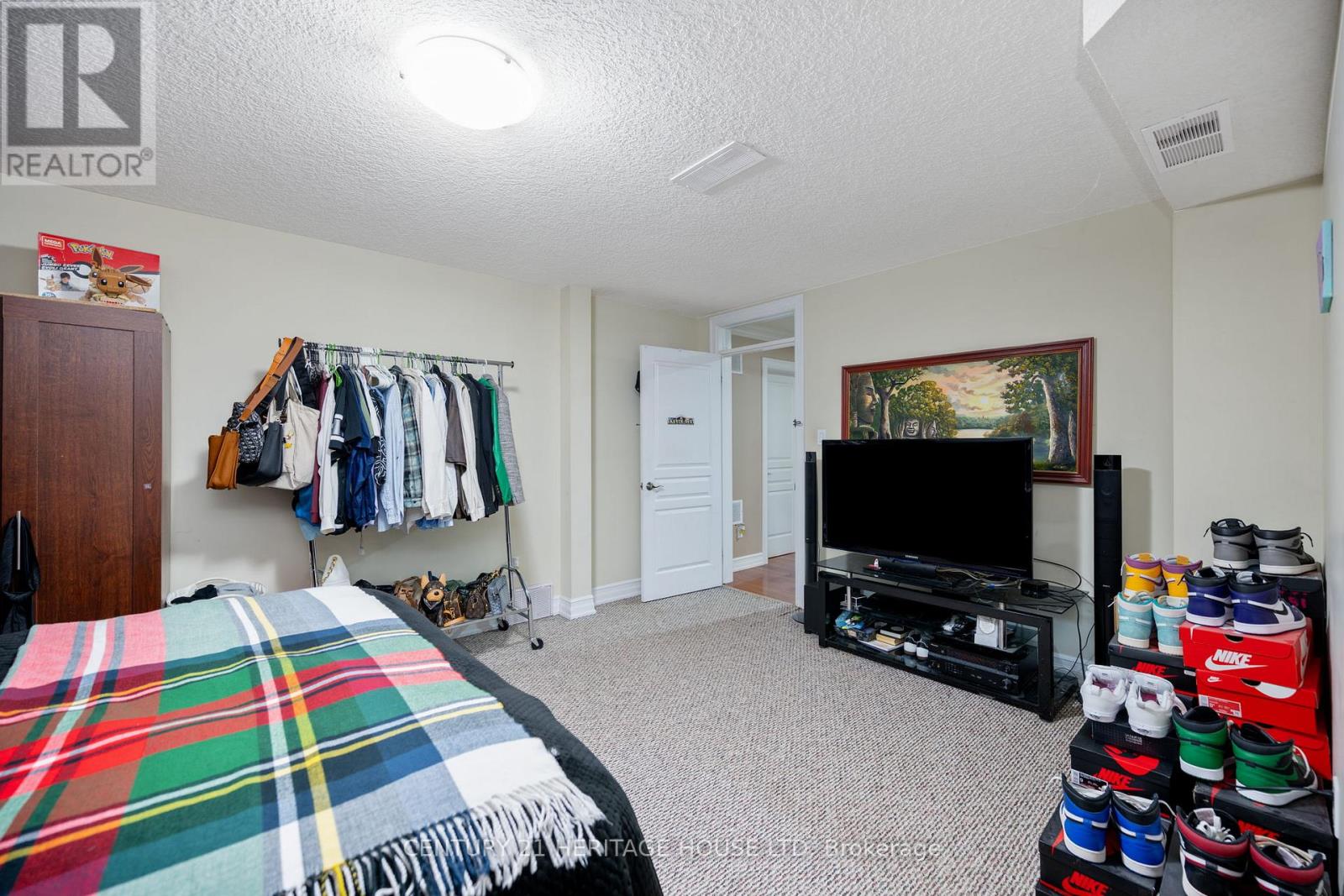 7 EDWIN DRIVE Property Photo