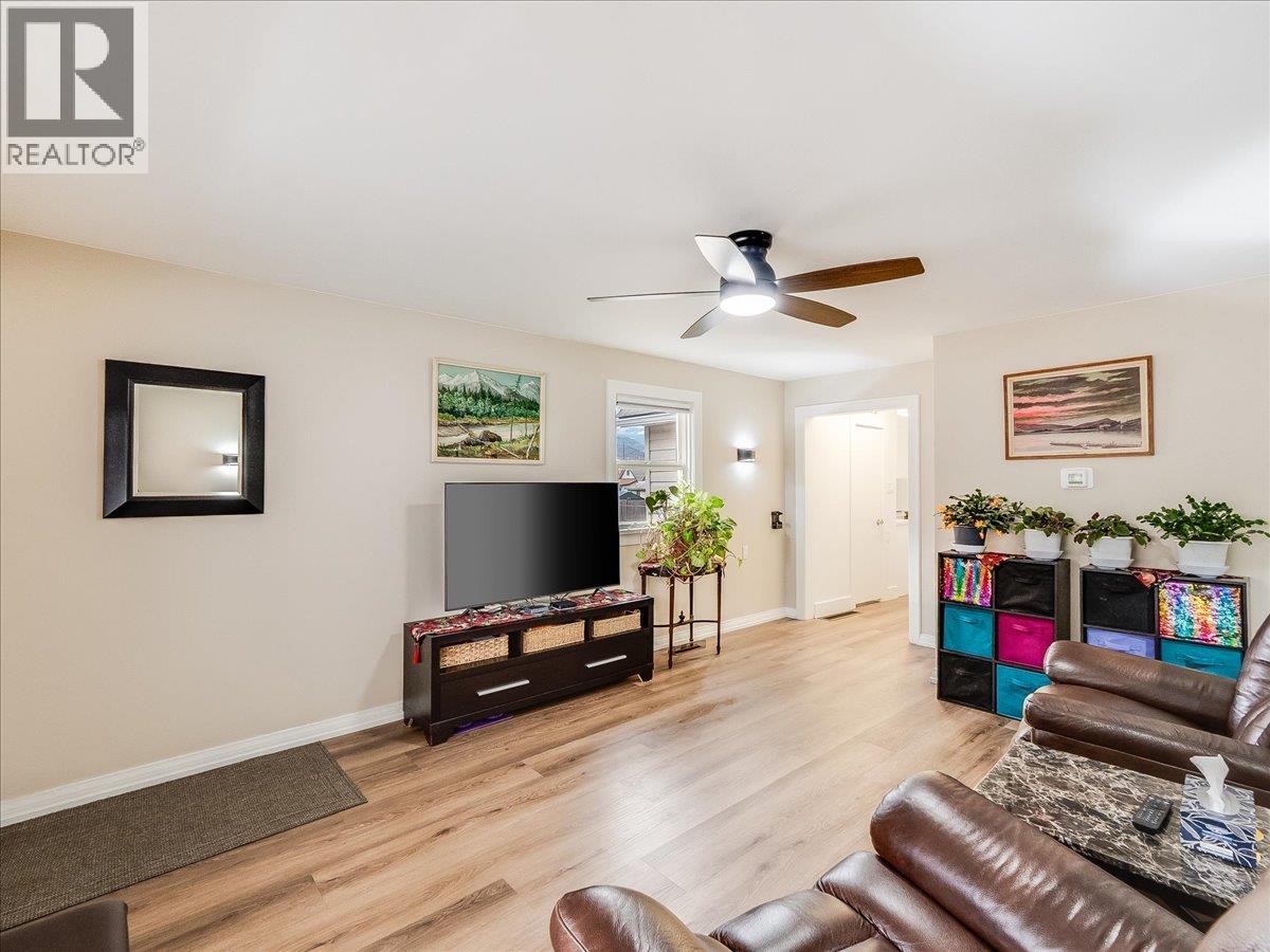 1911 SECOND Avenue, Trail