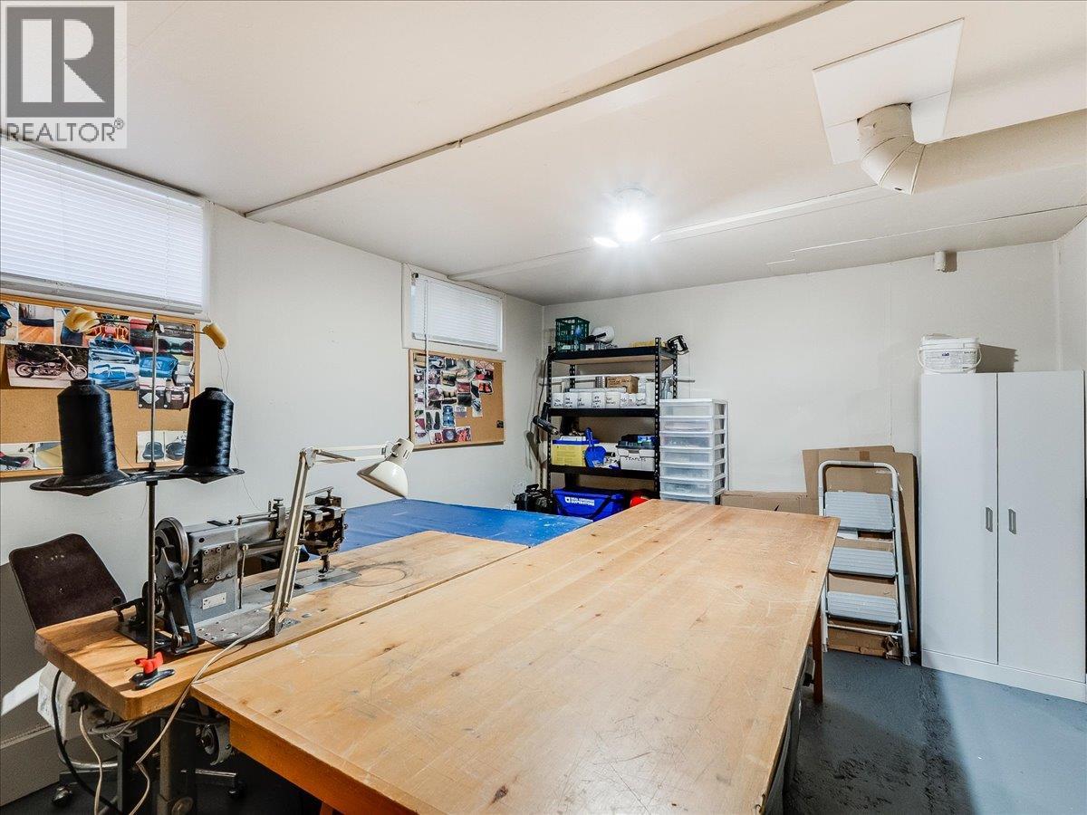 1911 SECOND Avenue, Trail